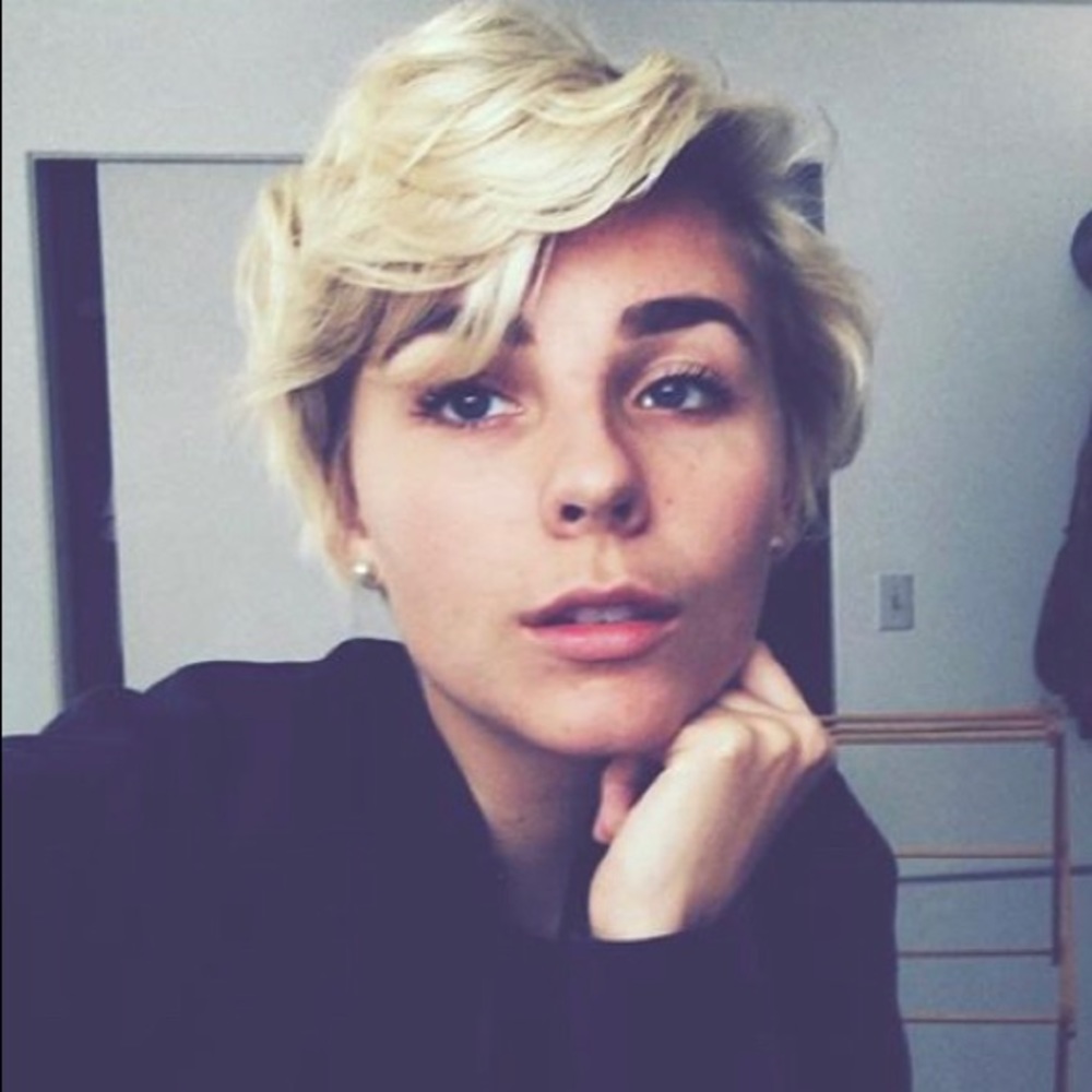 Meet your Posher, Alexis